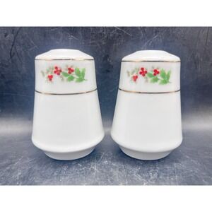 VTG Lefton Holly Berry Garden Salt &‎ Pepper Shakers-White Gold Trim-3.25"